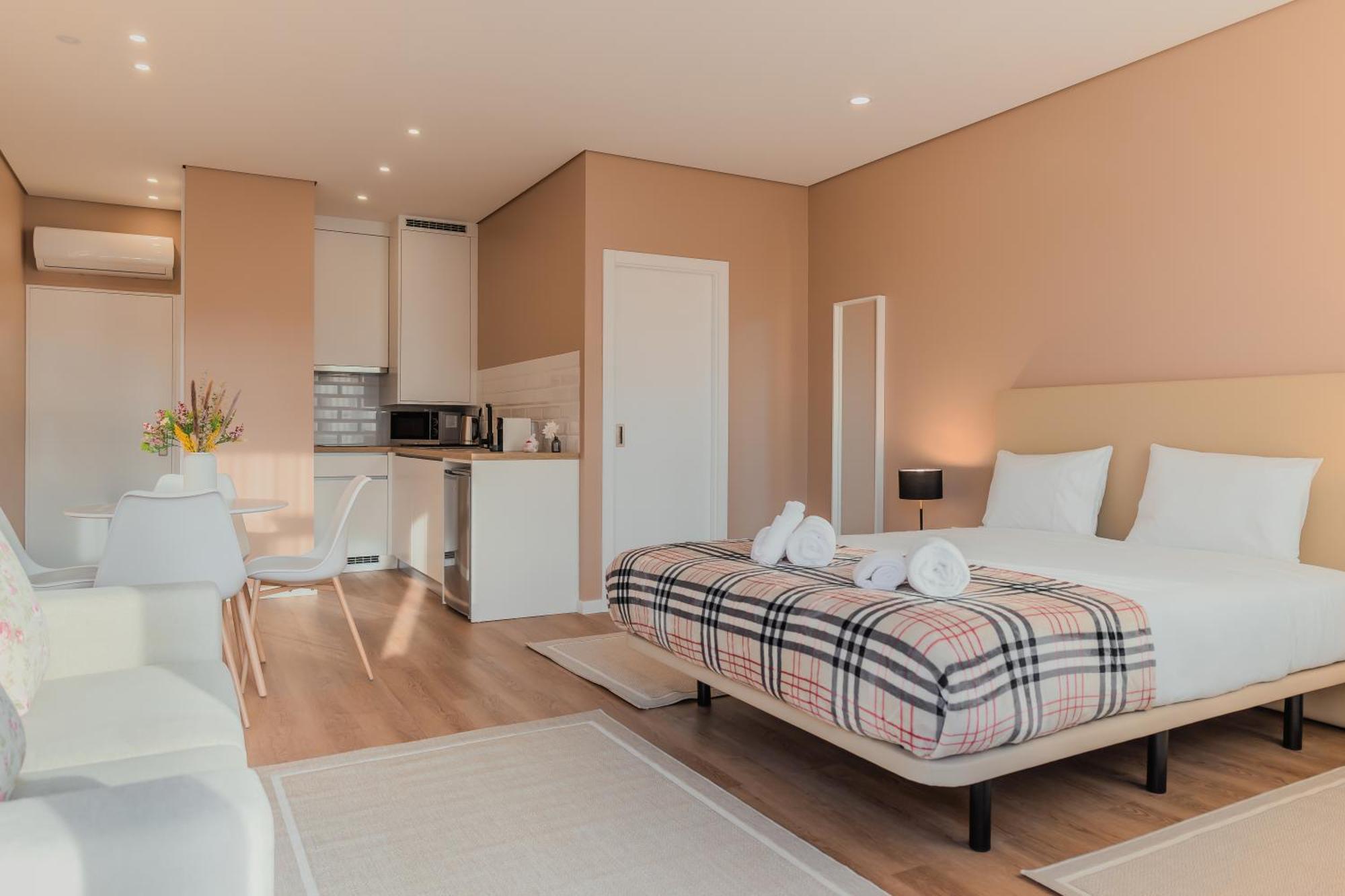Primeiro Quartel Apartments - 3 ペーゾ・ダ・レーグア エクステリア 写真